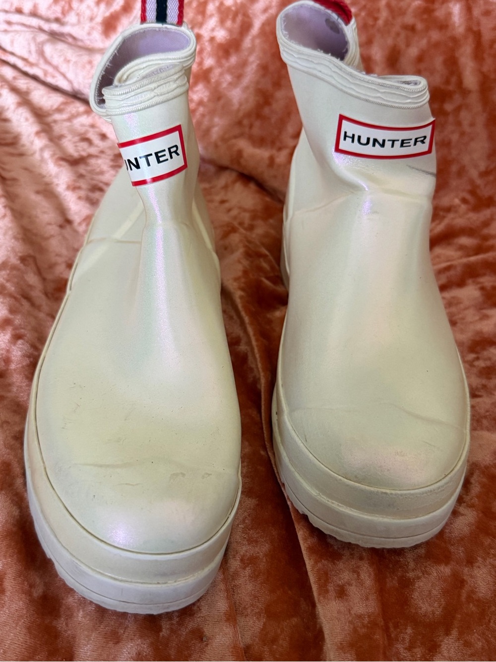 Hunter Women's White Iridescent Play Short Boots in Pearl - Size 6